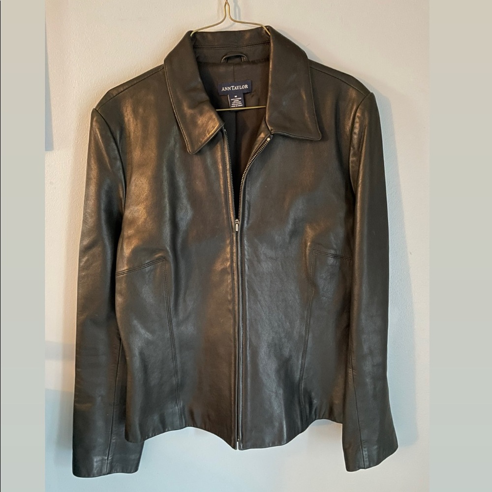 ANN TAYLOR  100% LEATHER JACKET , size Medium